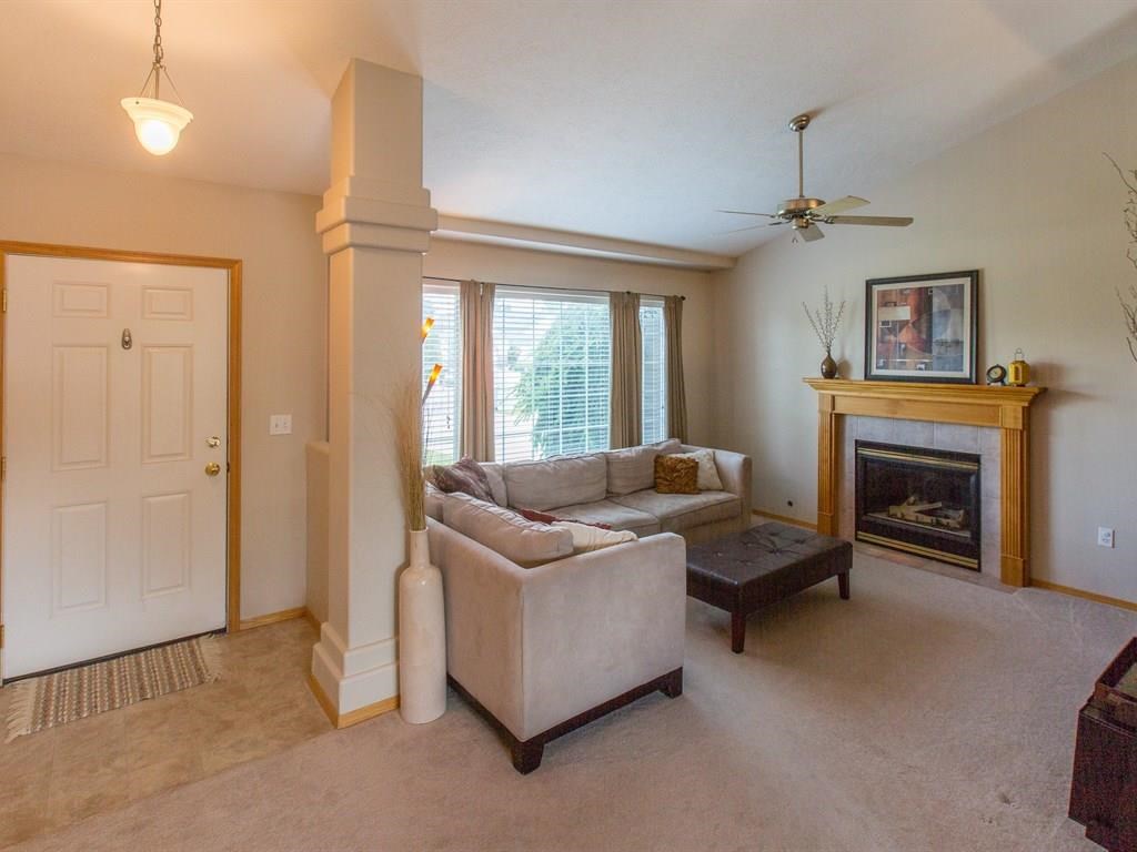 18406 E 8th Ave - Photo 3