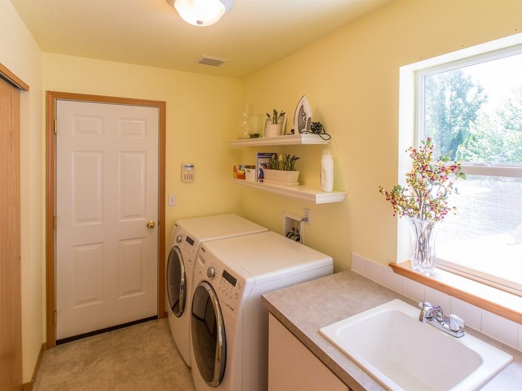 18406 E 8th Ave - Photo 8