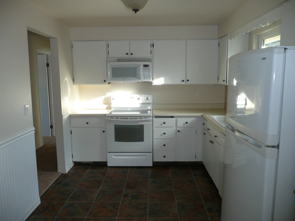 13112 E 28th Ave - Photo 8