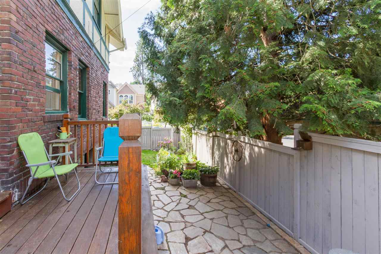 1224 S MAPLE St - Photo 11