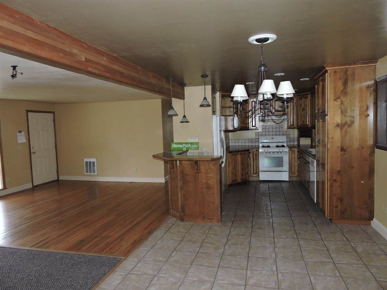 10504 E 5th Ave - Photo 2