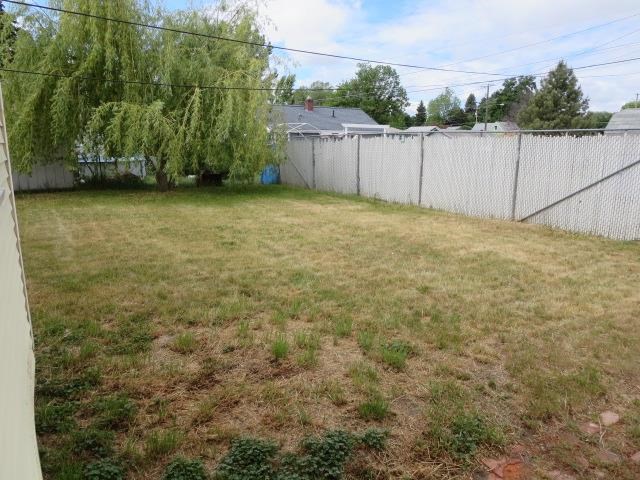 3611 N Center Rd - Photo 11