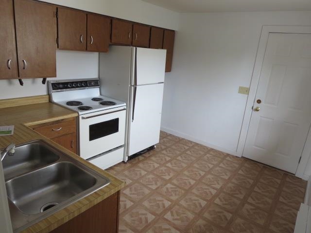 3611 N Center Rd - Photo 9