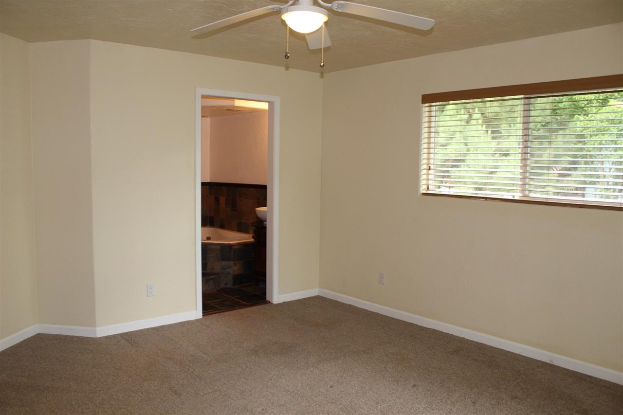 17811 E Montgomery Ave - Photo 12