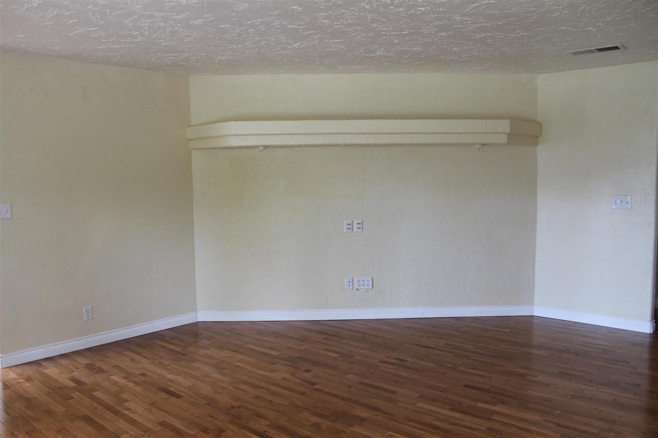 17811 E Montgomery Ave - Photo 3