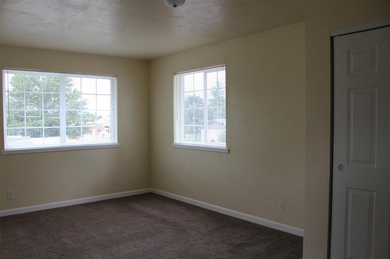 17811 E Montgomery Ave - Photo 9