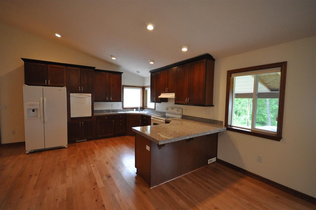 42320 N SYLVAN Rd - Photo 3