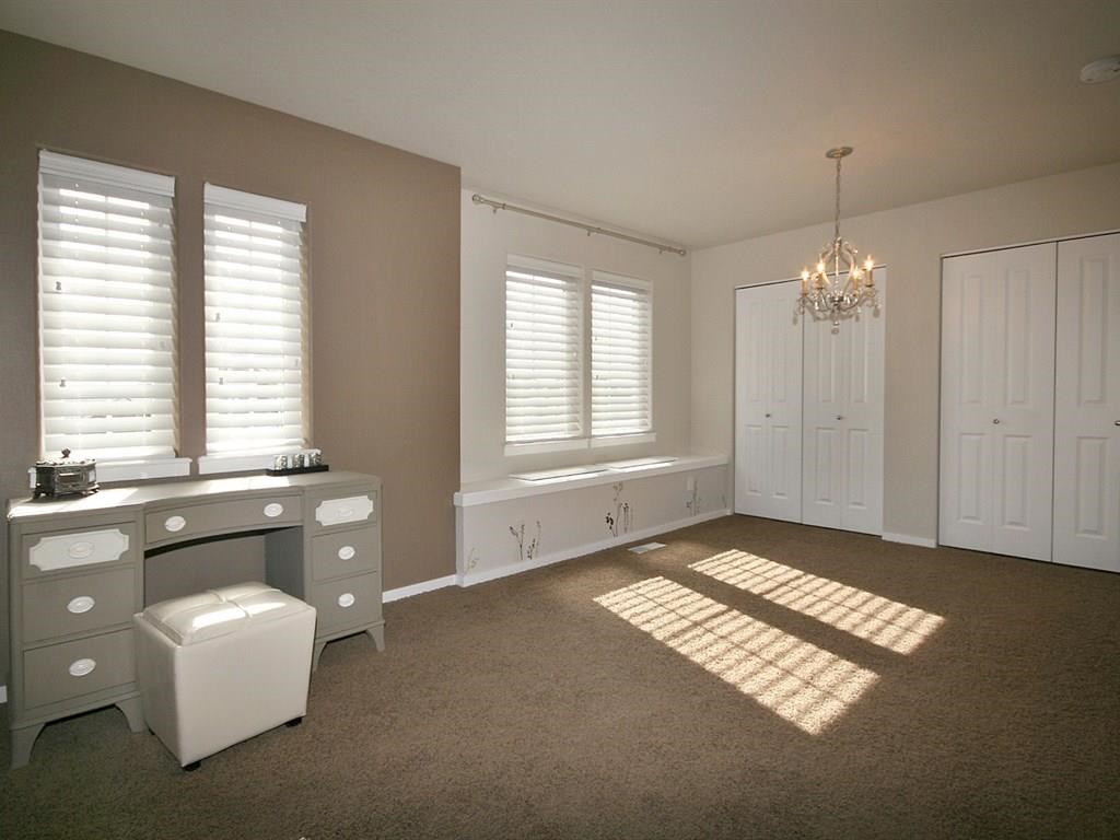 1940 N Winrock St - Photo 9