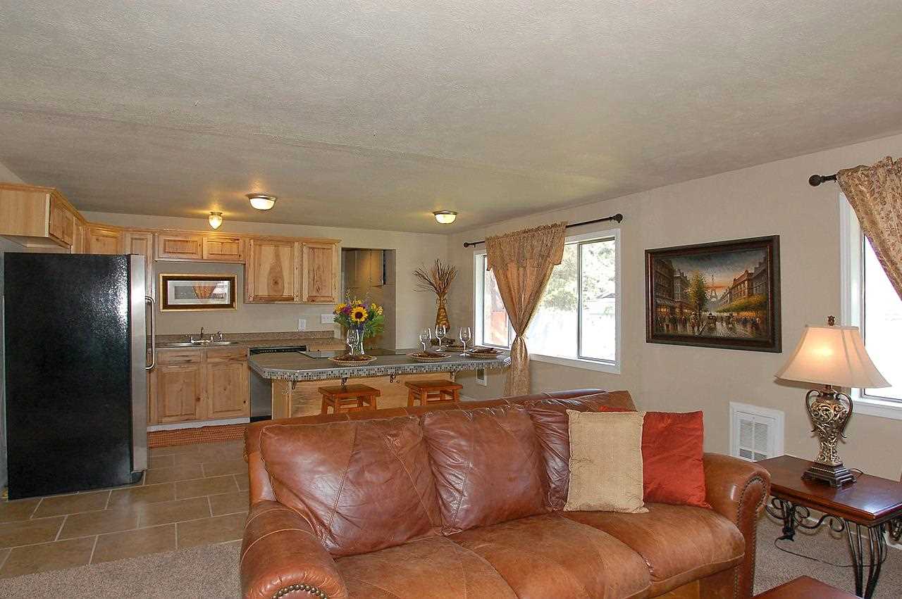 624 S Koren Rd - Photo 3
