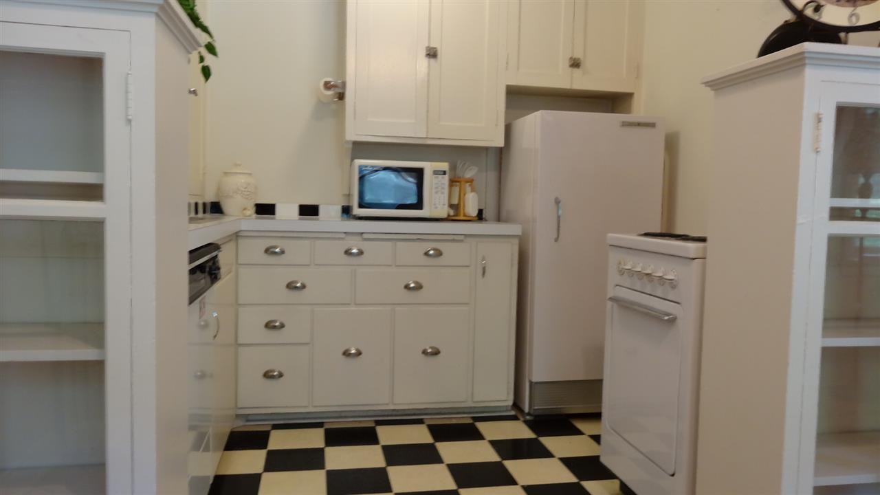 704 W 6th Ave - Photo 11