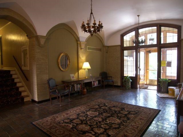 704 W 6th Ave - Photo 3