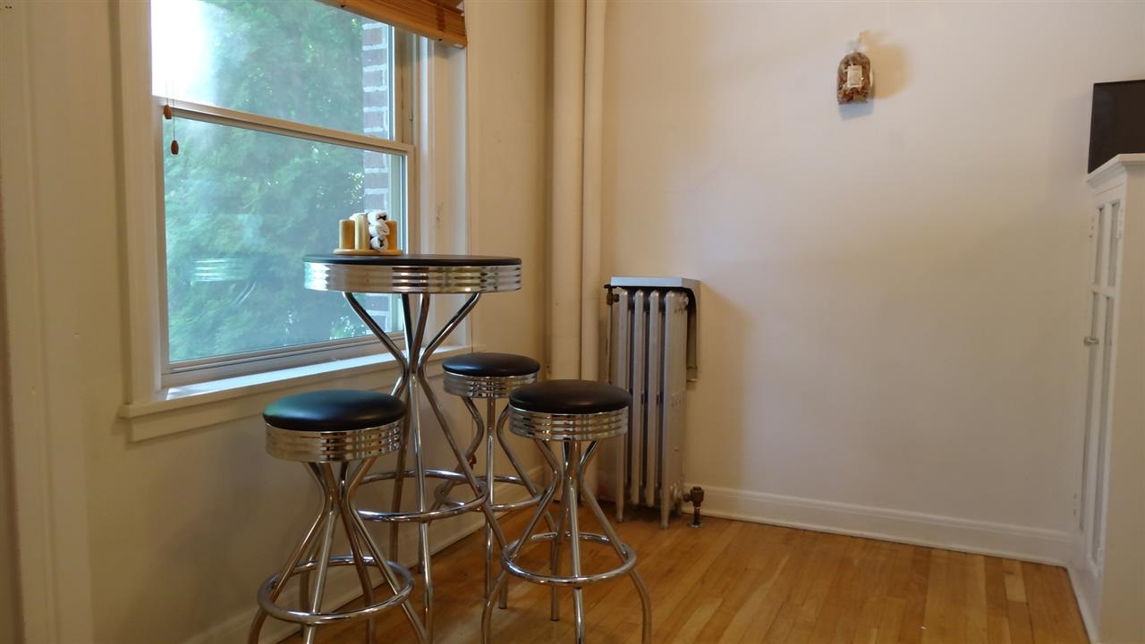 704 W 6th Ave - Photo 8