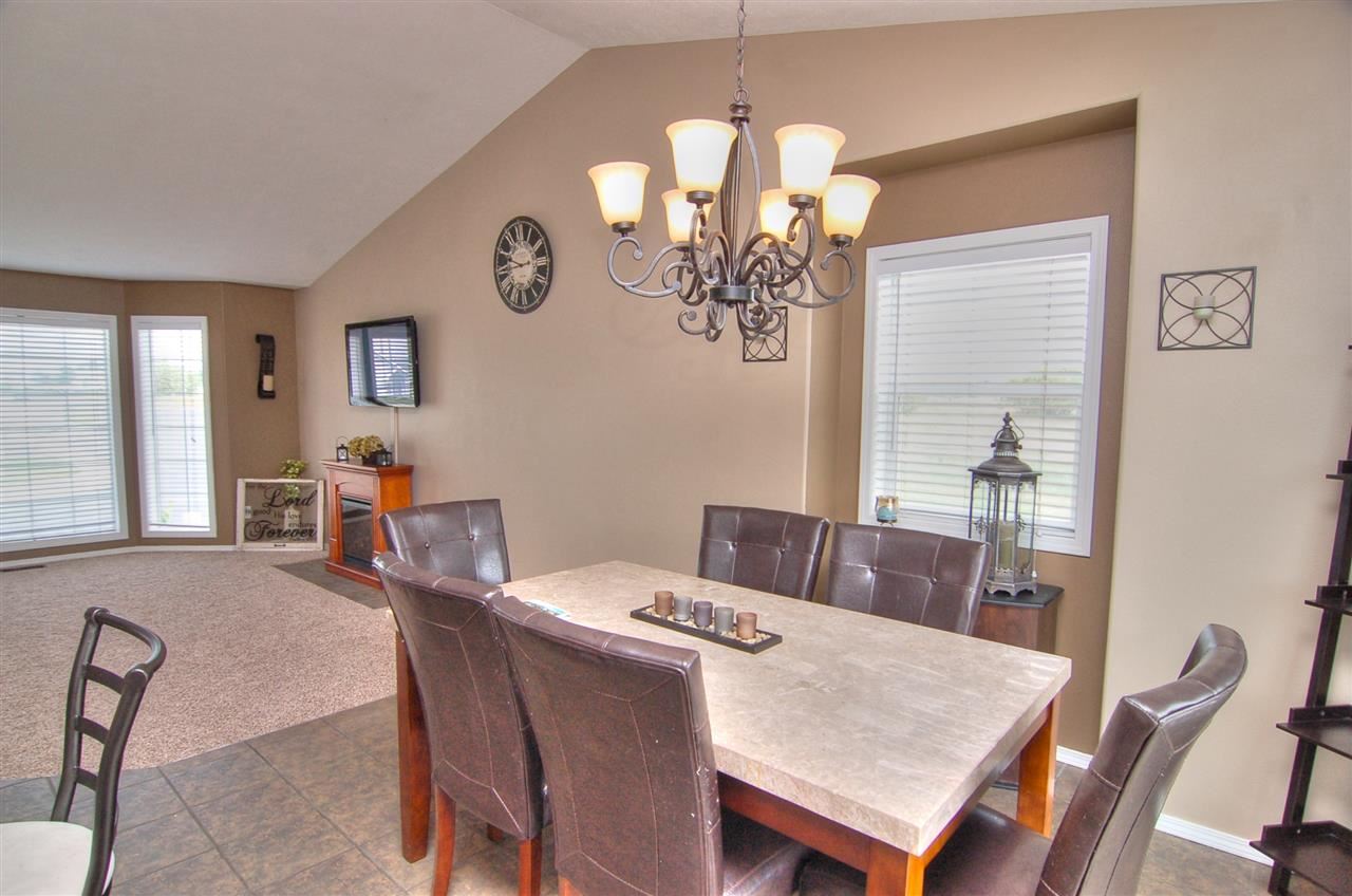 8812 N Maple - Photo 6