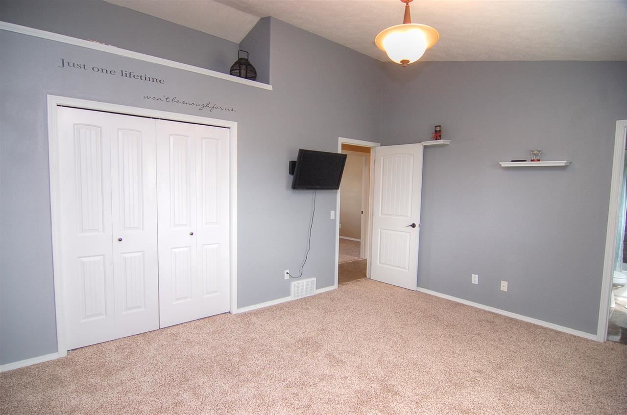 8812 N Maple - Photo 10