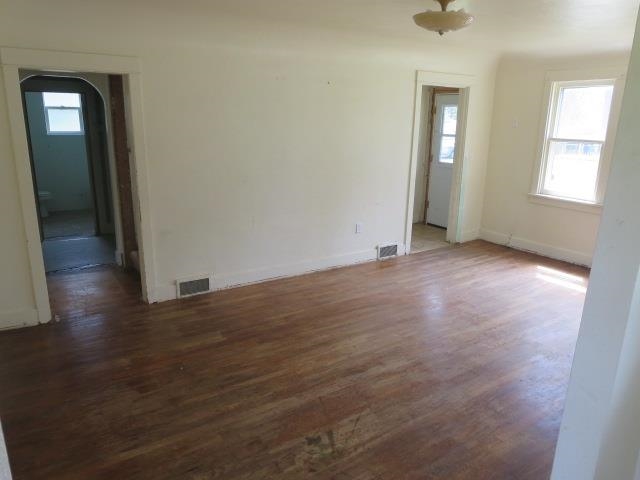 205 N 4th St - Photo 2
