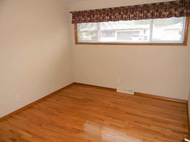 2833 W Lyons Ave - Photo 8