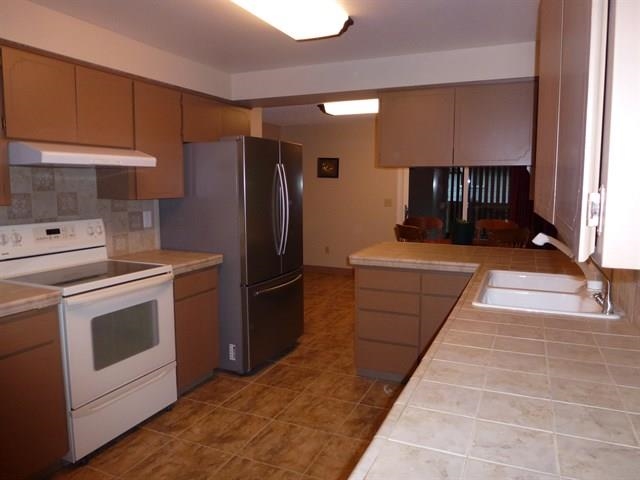 12902 E 28th Ave - Photo 4