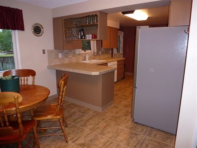 12902 E 28th Ave - Photo 5