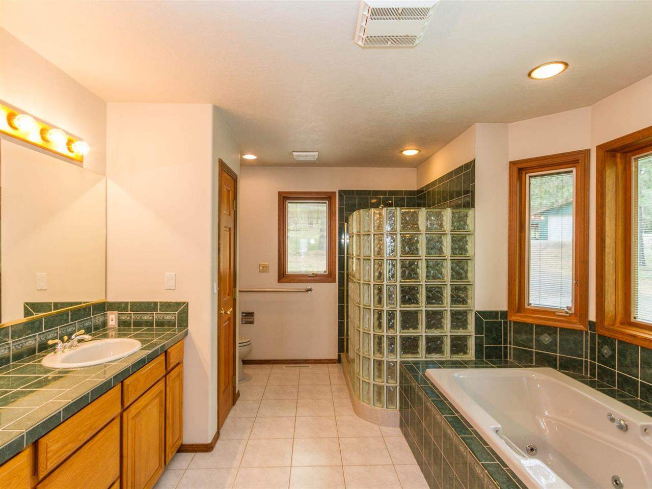 8801 S Harmon Rd - Photo 13