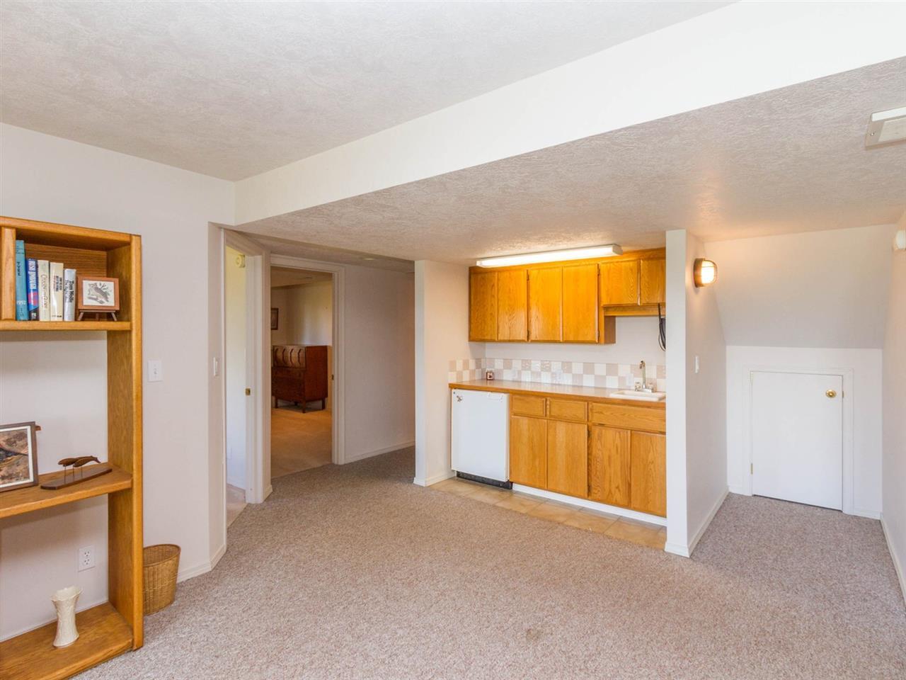 8801 S Harmon Rd - Photo 16
