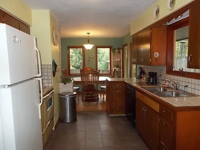 2024 E 10TH Ave - Photo 11