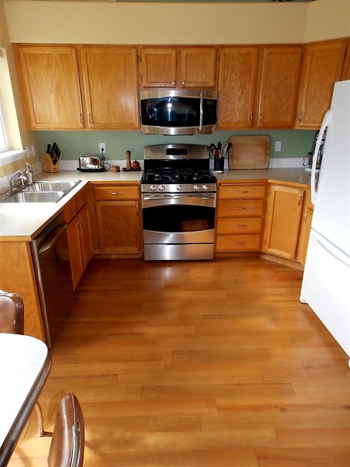 1210 N Stevenson Rd - Photo 3