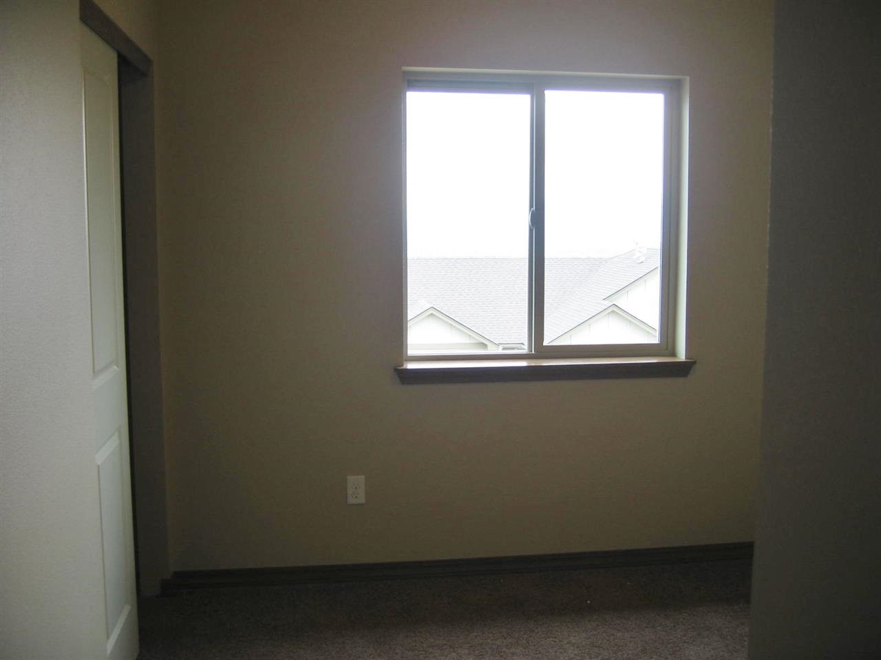 8806 E Clearview Ln - Photo 11