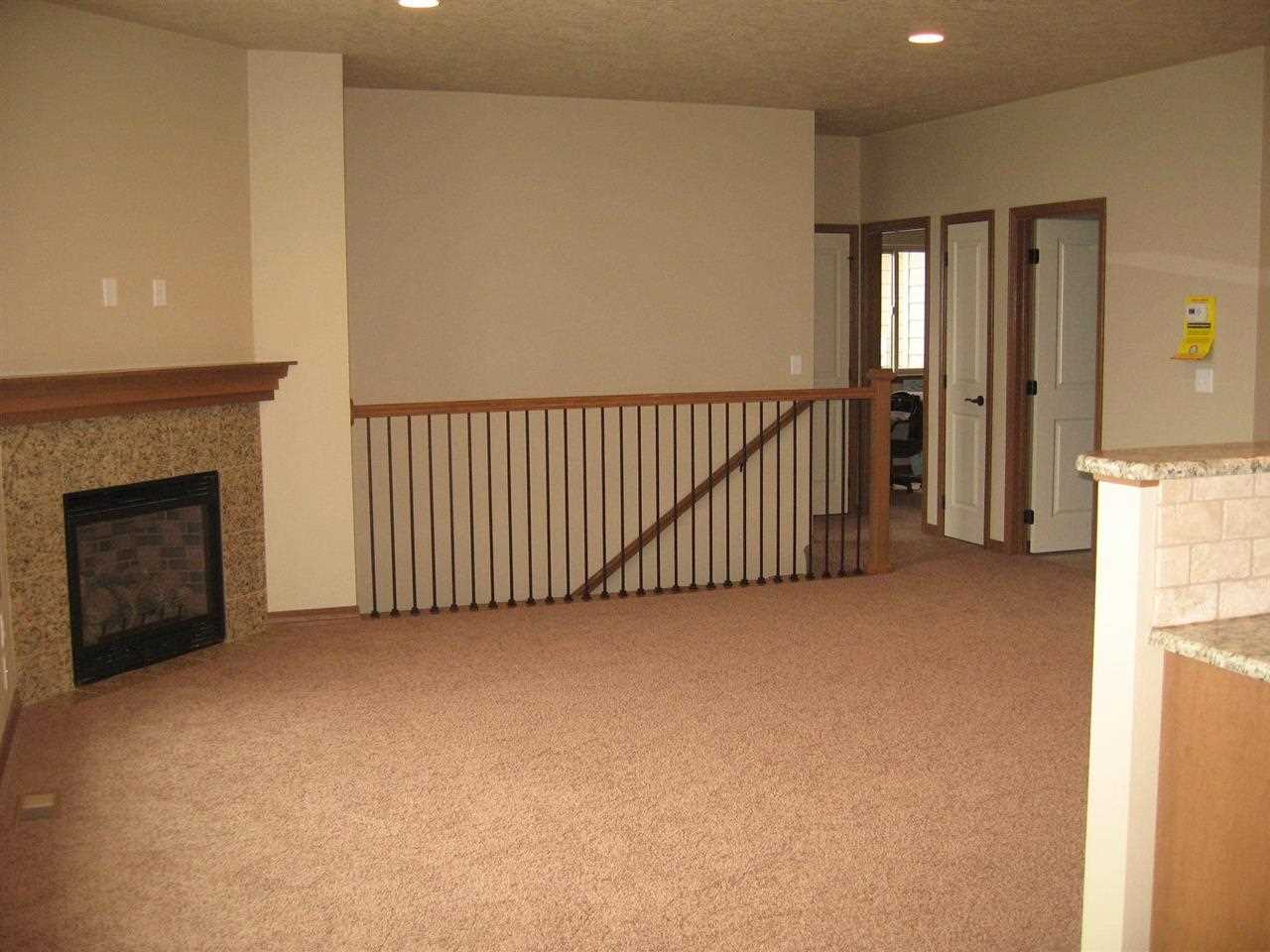 8806 E Clearview Ln - Photo 5