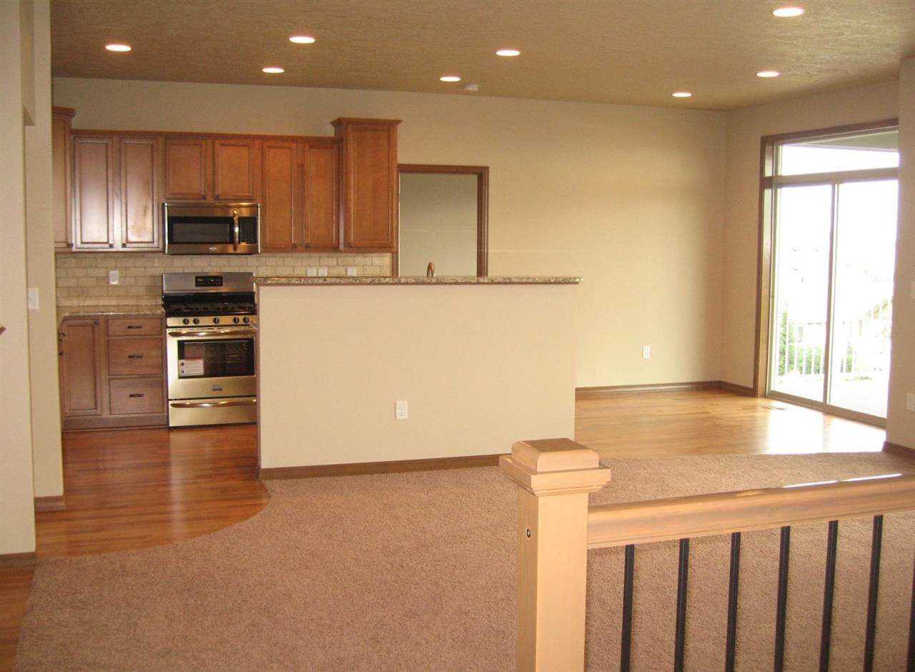 8806 E Clearview Ln - Photo 6