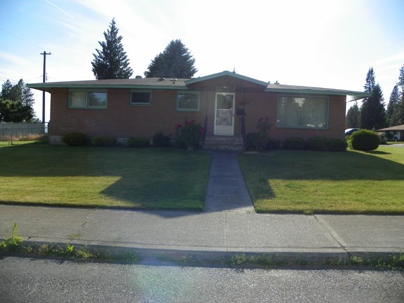 6815 N Lindeke St - Photo 1