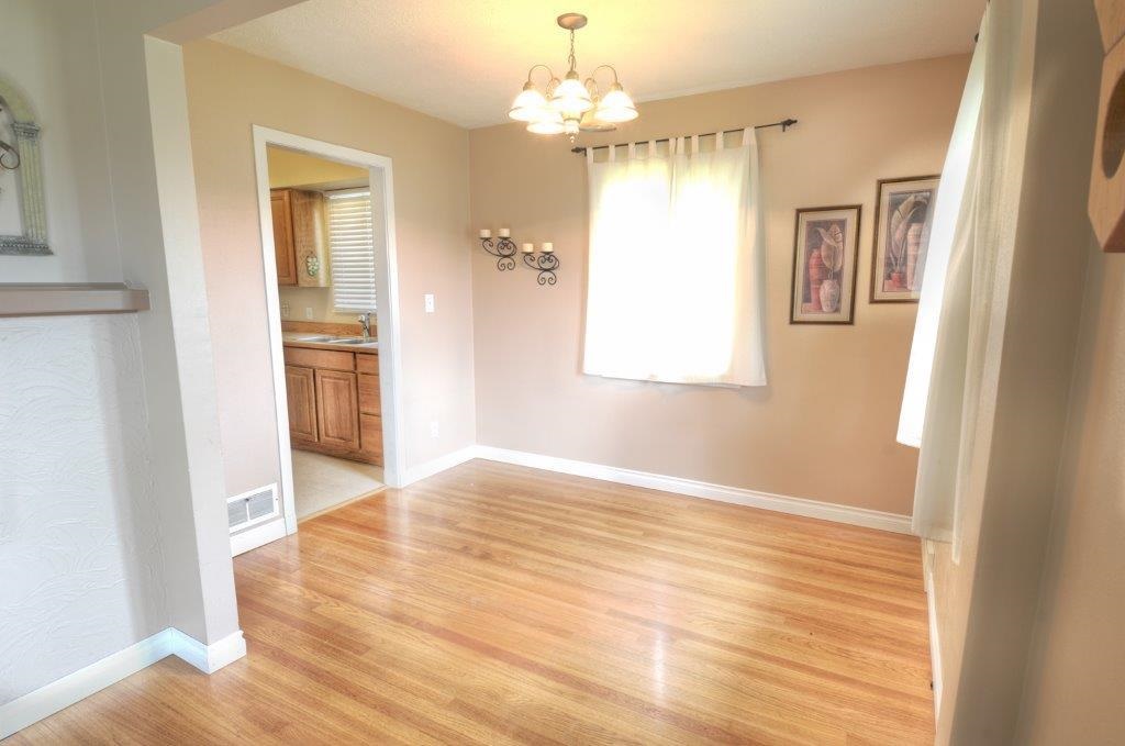 2308 W Everett Ave - Photo 4