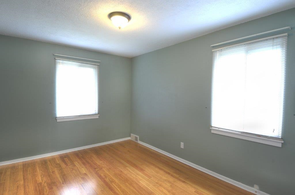 2308 W Everett Ave - Photo 8