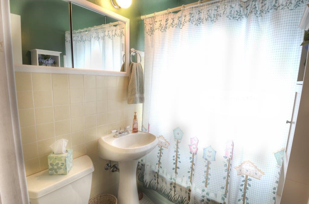 2308 W Everett Ave - Photo 9