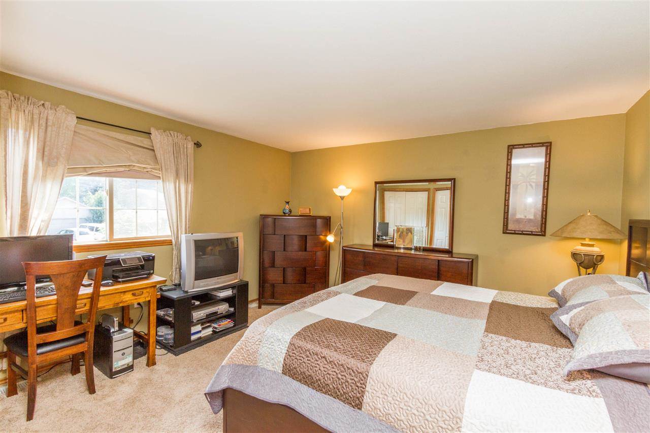11321 E 42nd - Photo 14