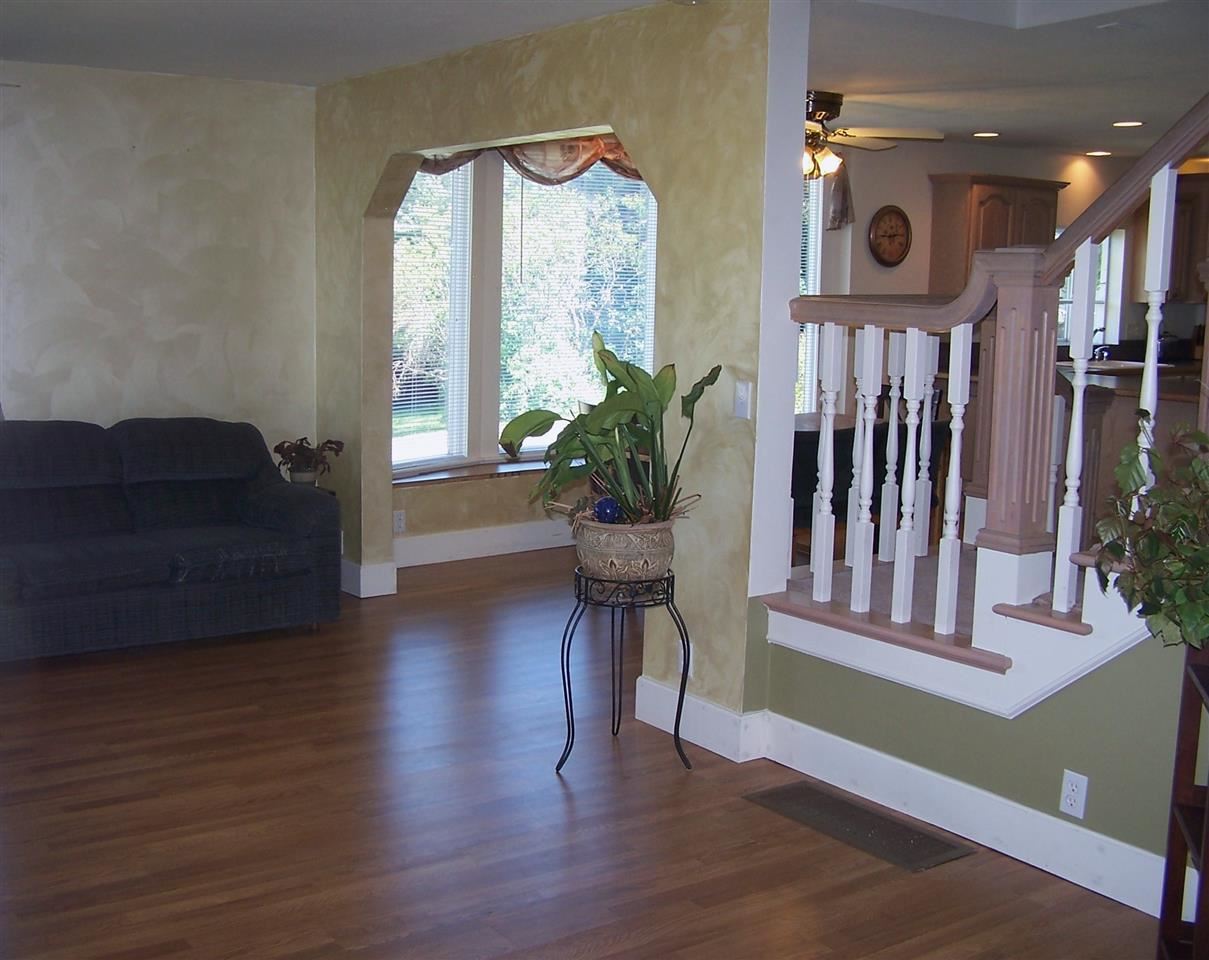 405 W Pacific St - Photo 3