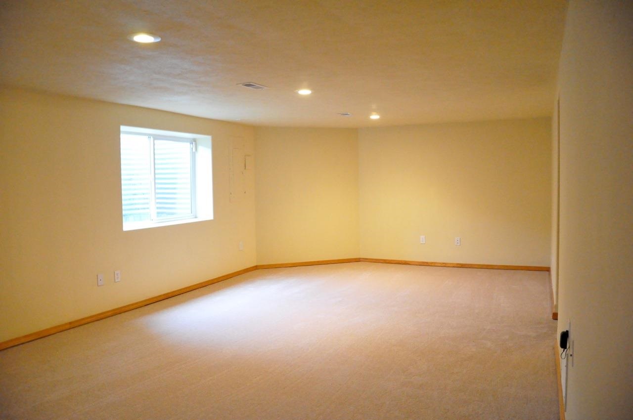 8805 N Benton Dr - Photo 12