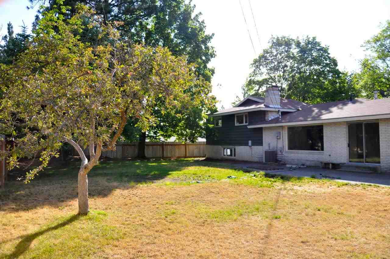 8805 N Benton Dr - Photo 9