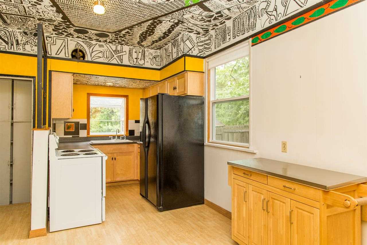 1116 W 11th Ave - Photo 5