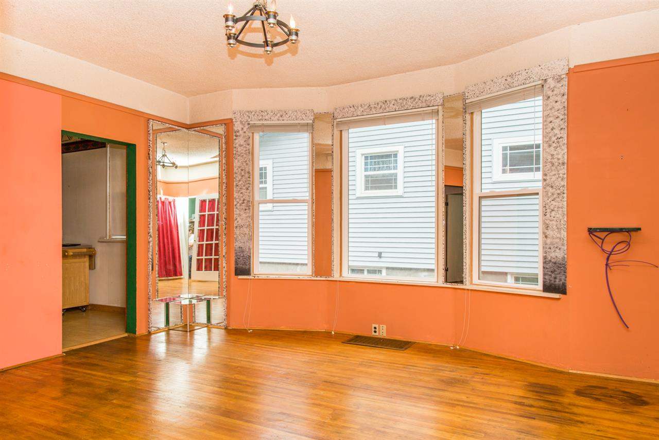 1116 W 11th Ave - Photo 8