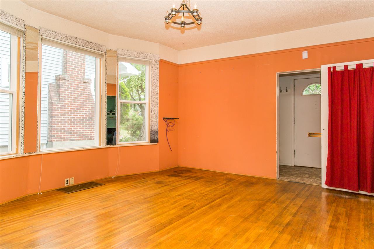1116 W 11th Ave - Photo 9