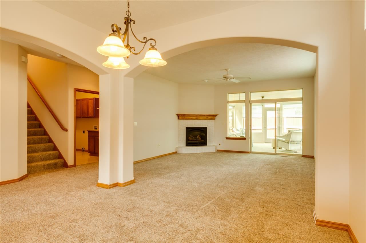 2304 W Chadwick Ln - Photo 3