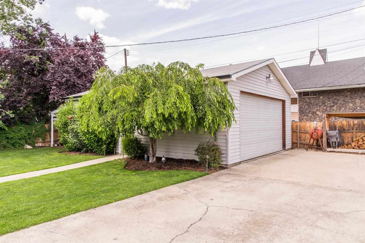 1010 W Avon - Photo 3