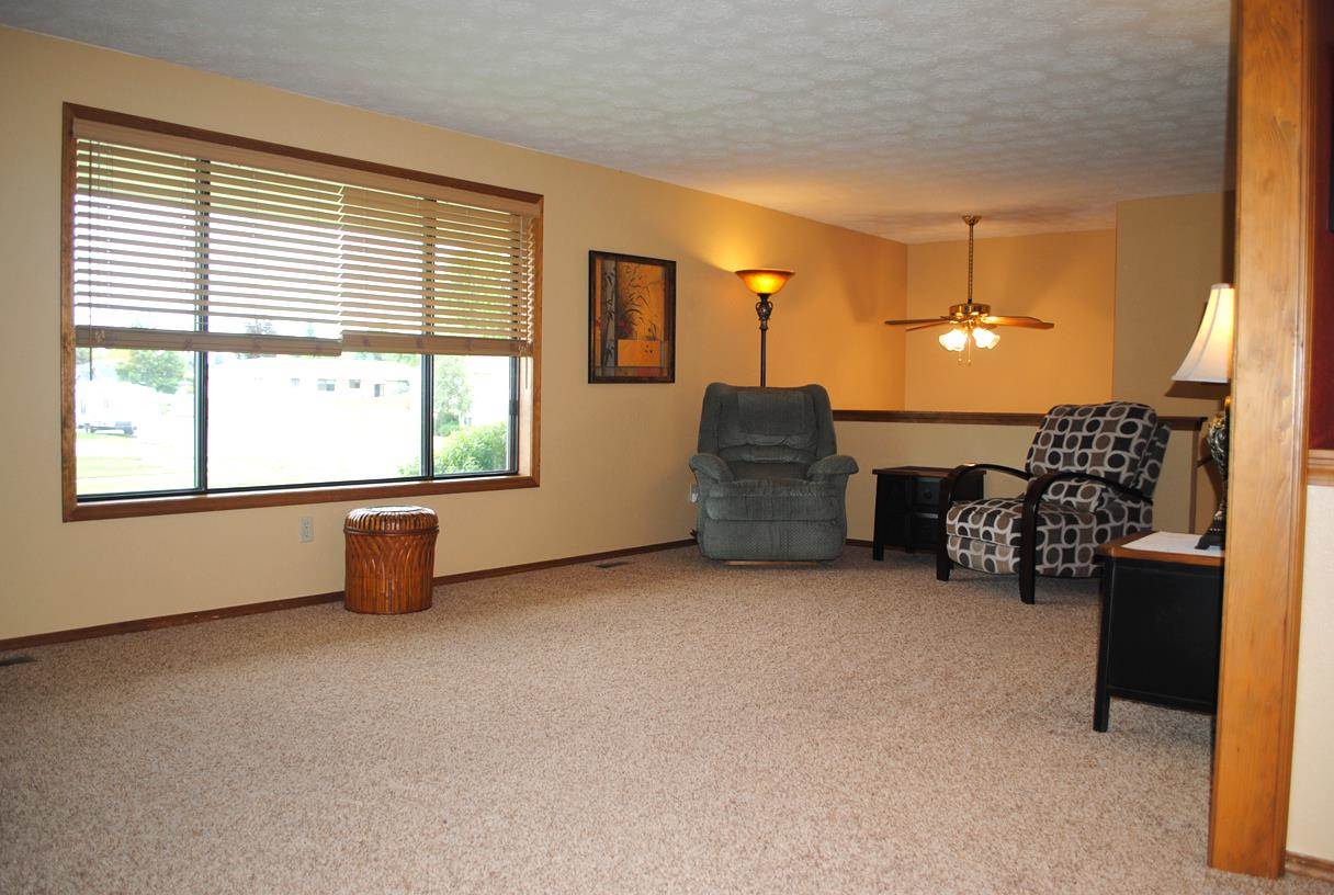 6010 W Chippewa Ct - Photo 3