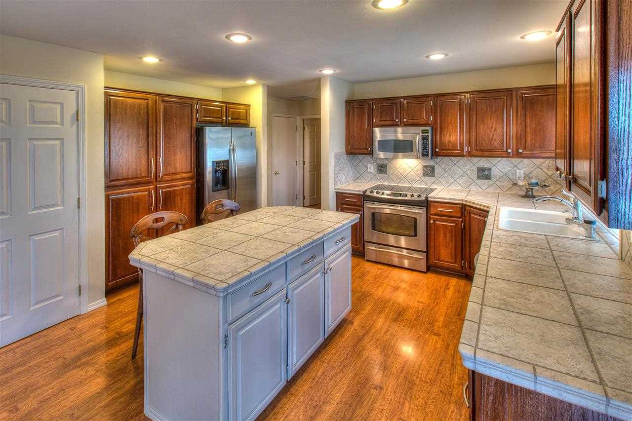 825 N Eagle St - Photo 5