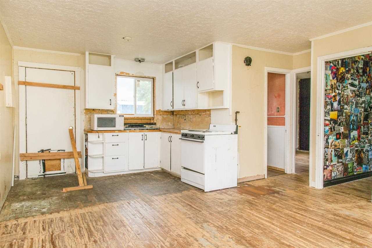 8718 E Broadway Ave - Photo 3