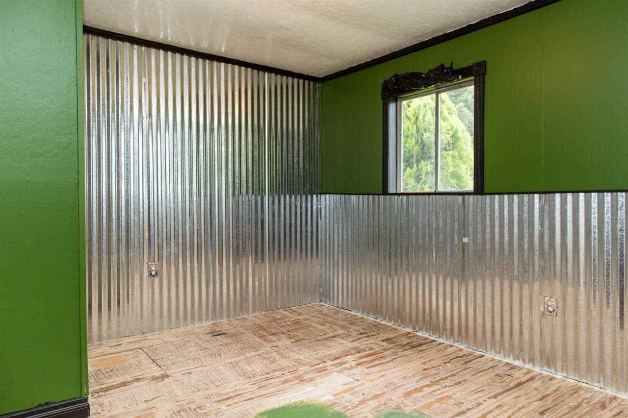 8718 E Broadway Ave - Photo 5