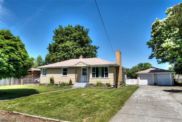 13111 E 6th Ave - Photo 1