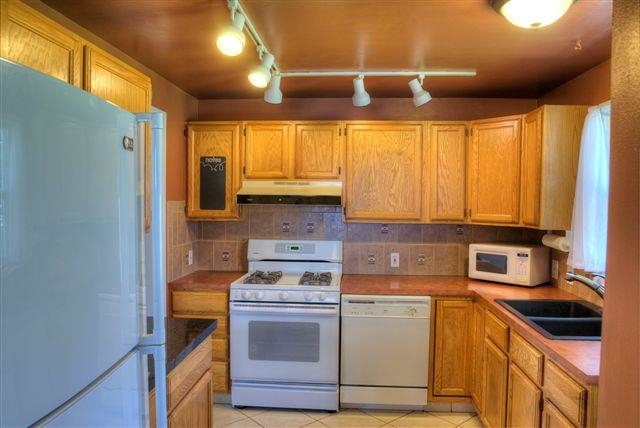 13111 E 6th Ave - Photo 9