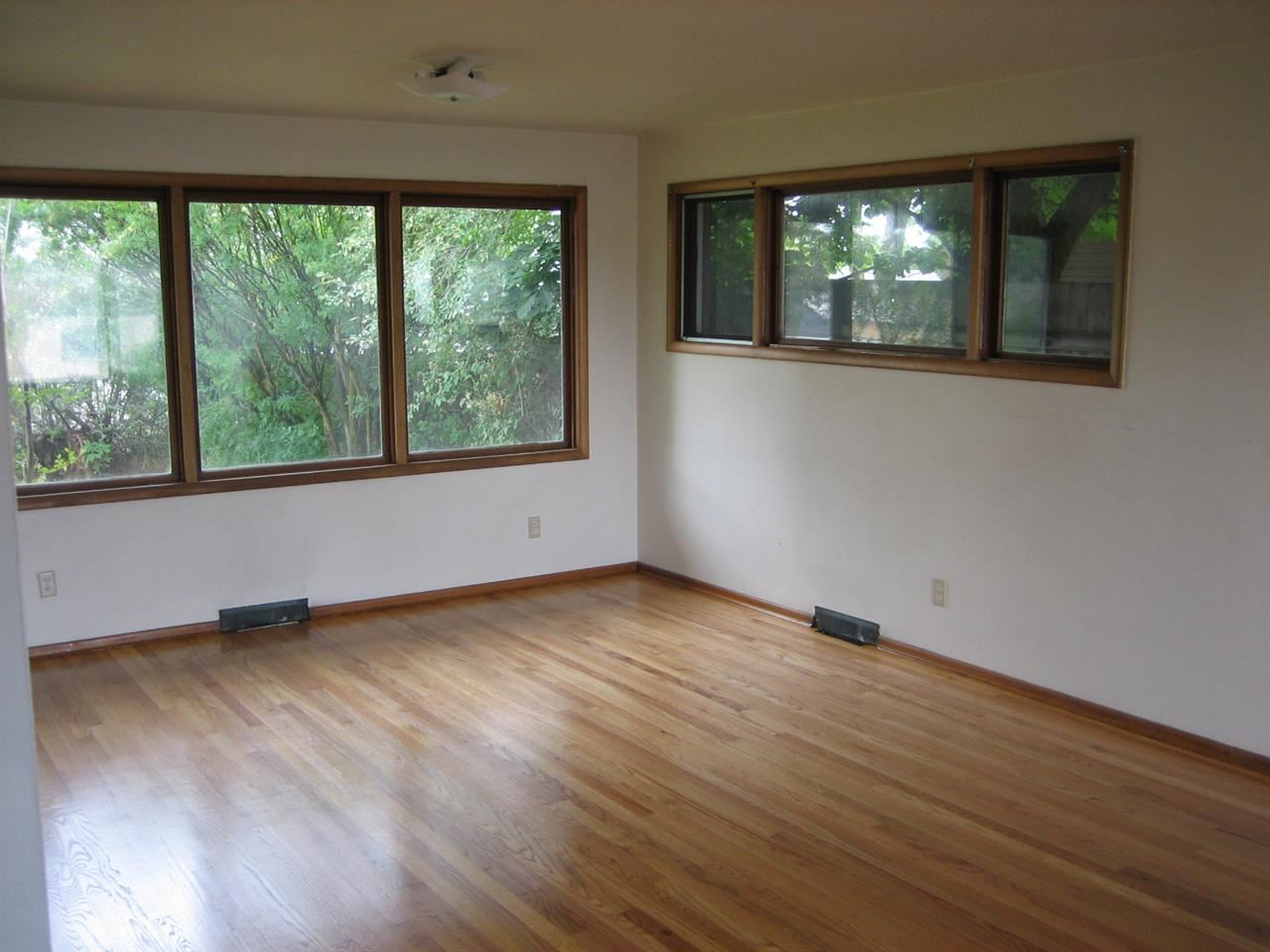 414 E Empire Ave - Photo 3