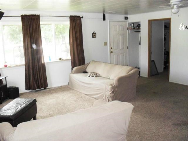 475 E Dominion Ave - Photo 3